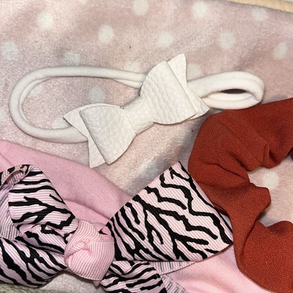 28 Hair Bows & Pins 💕🎀 - Picture 3 of 10